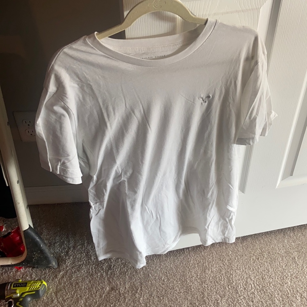 American eagle plain white tee shirt